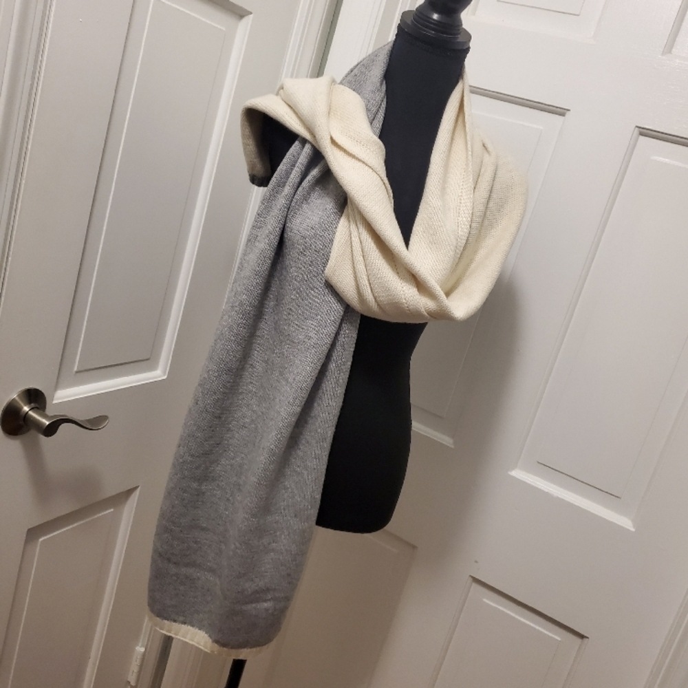 C Wonder Elegant Two-Tone Scarf in Gray and Cream extra long/wide, Classic